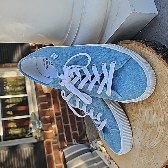 Hurley Sneakers - Picture 9 of 9